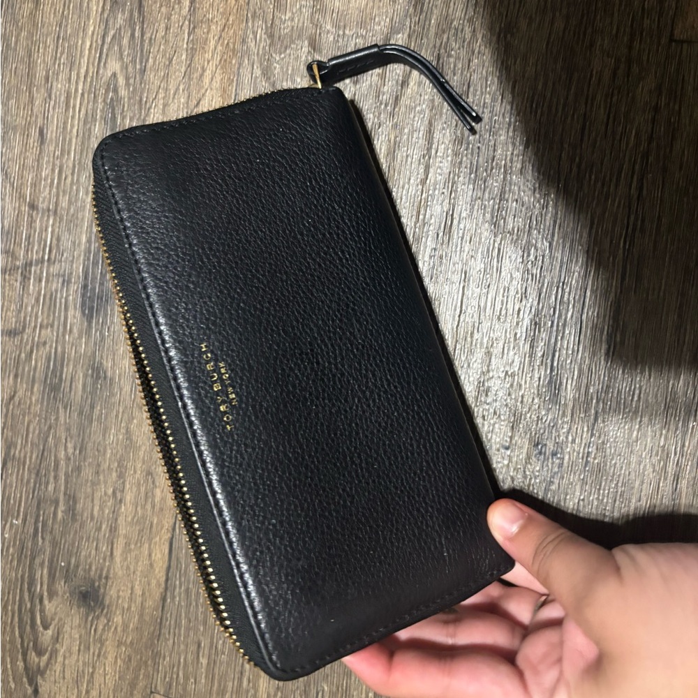 Tory Burch Black Leather Pouch with Gold Zipper - Picture 2 of 6